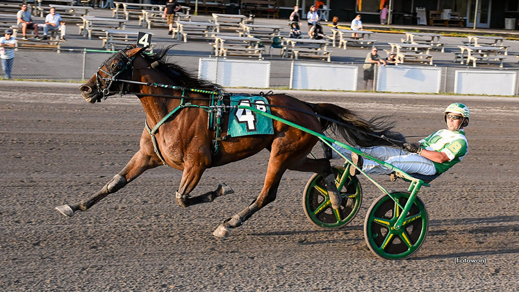 Little Town Road winning at Vernon Downs