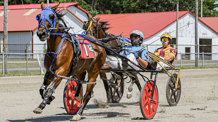 Snowonthepines winning at First Tracks Cumberland