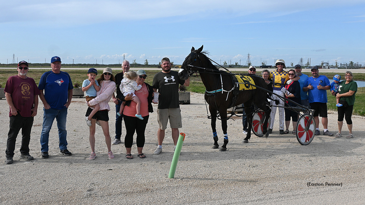 Tempete in the winner's circle at The Loop