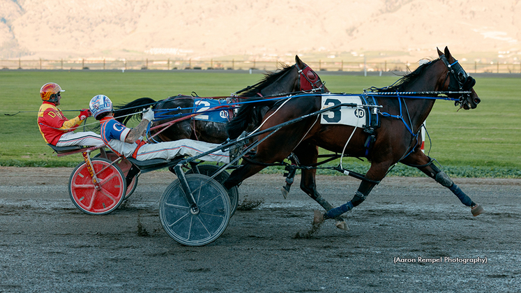 OutlawP laymymovie winning at Desert Park Raceway